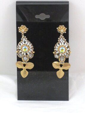 Pearly White and Gold earrings